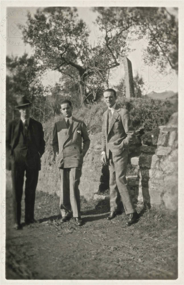 Da sinistra Nicola Chiaromonte, Alberto Moravia, Umberto Morra di Lavriano, scatto di Alberti